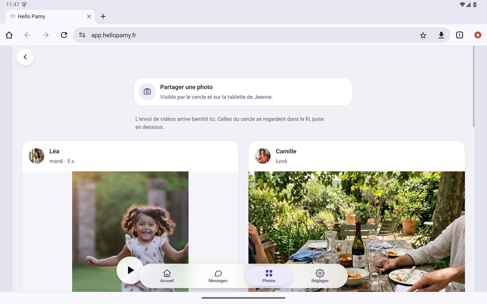 Le mur du cercle sur une tablette Android, en paysage, dans Chrome&nbsp;: les photos sur deux colonnes.